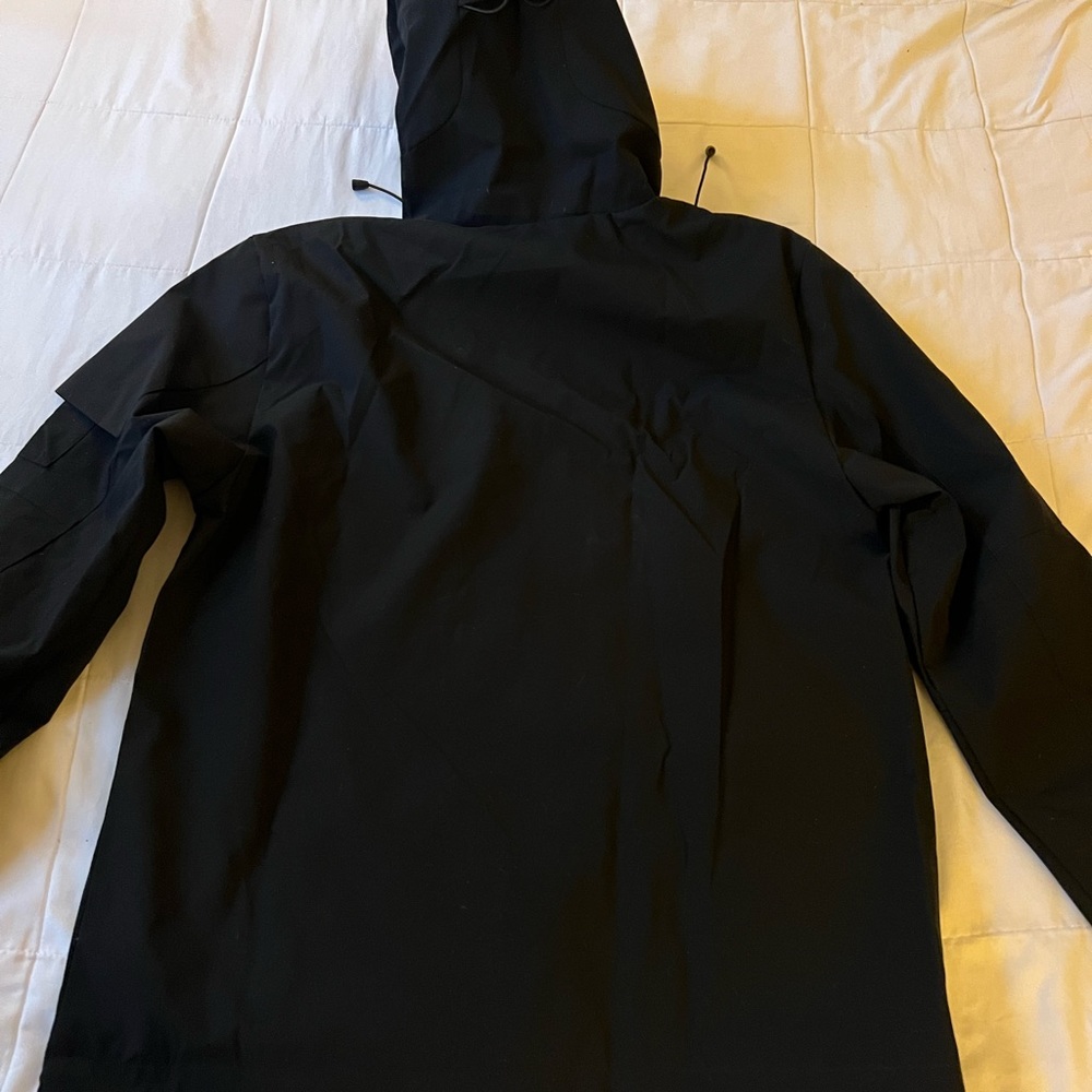 Men’s Large outdoor heated jacket (battery not included) - Picture 14 of 16
